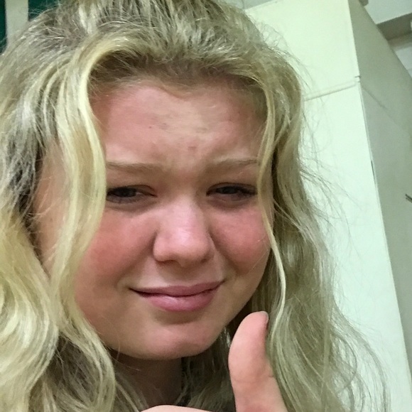 Meet your Posher, Isabel - Picture 1 of 1